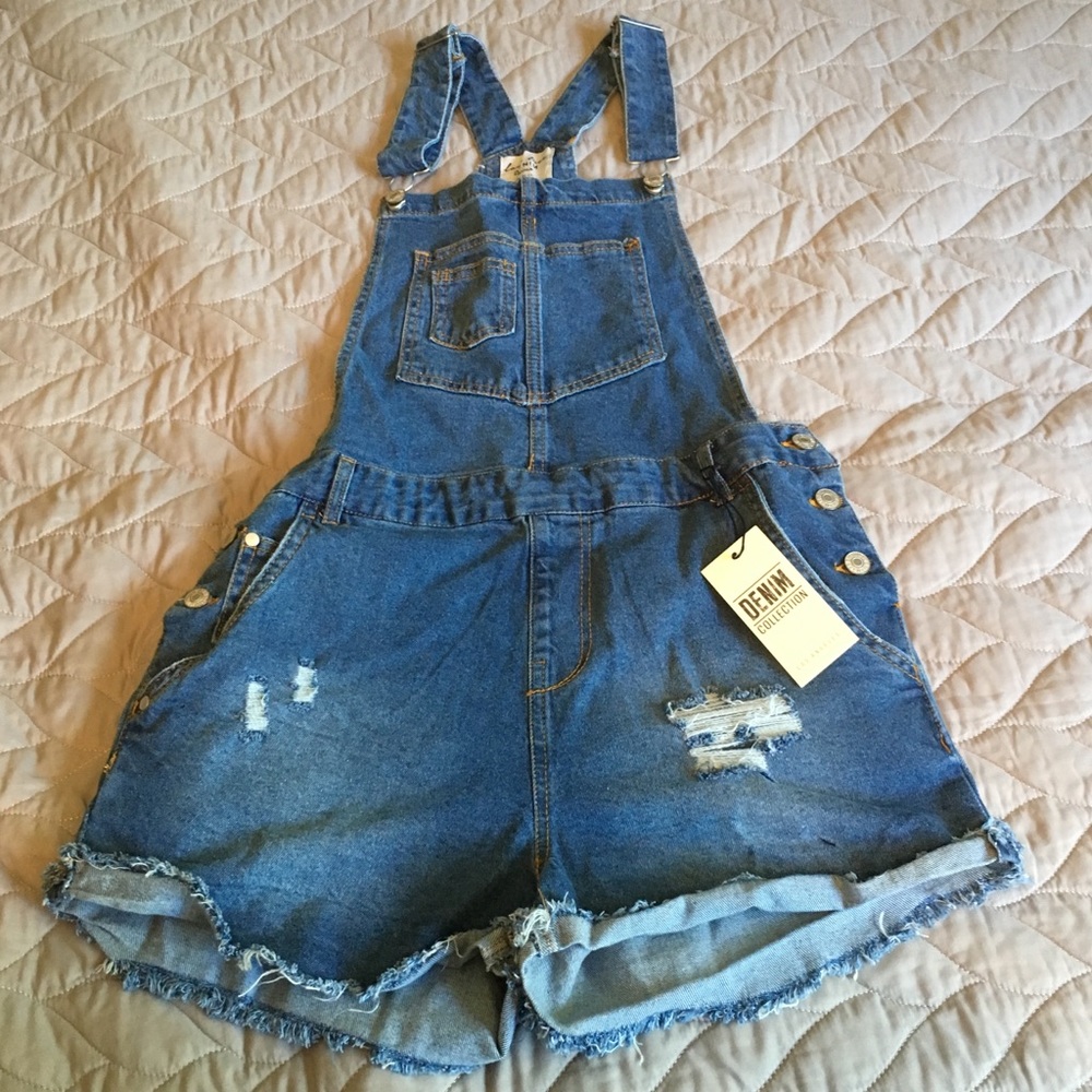 Women’s denim overall shorts BNWT
